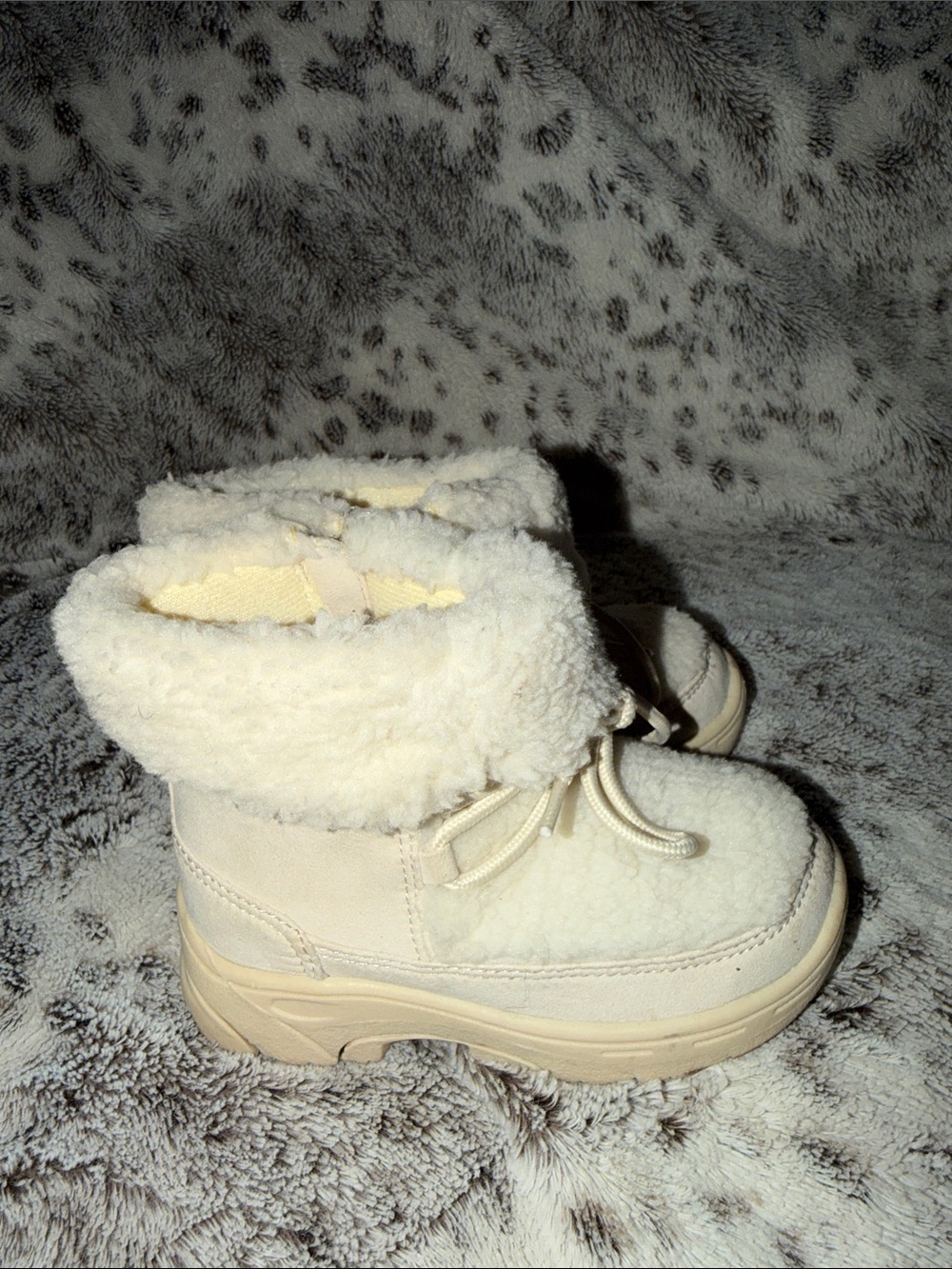 GAP Cream Sherpa-Lined Kids Winter Boots